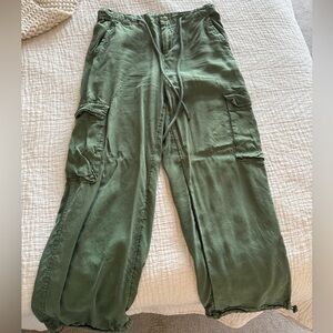 Green Capri Cargo Pants by Universal Thread